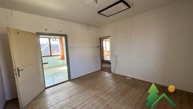 Prodej dvougeneračního rodinného domu s garáží – Nové Město na Moravě