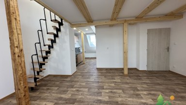  Podkrovní mezonetový byt 2+kk, 70m2, ulice Husova, Pardubice 