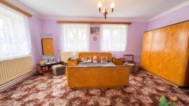 Prodej chalupy na klidném venkově s pozemkem 2 077 m² a zázemím pro soběstačný život